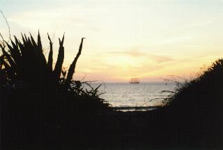 Das deutsche Segelschulschiff Gorch Fock vor der KÃ¼ste Agadirs